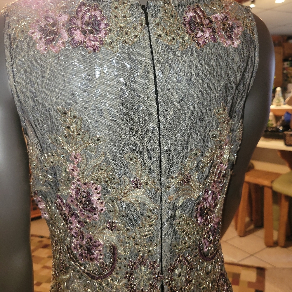 Gown - Picture 8 of 11